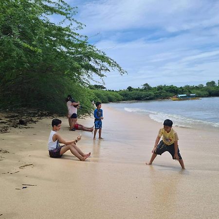 Calatagan'S Bahay Kubo - With Beach Access Batangas Exterior foto